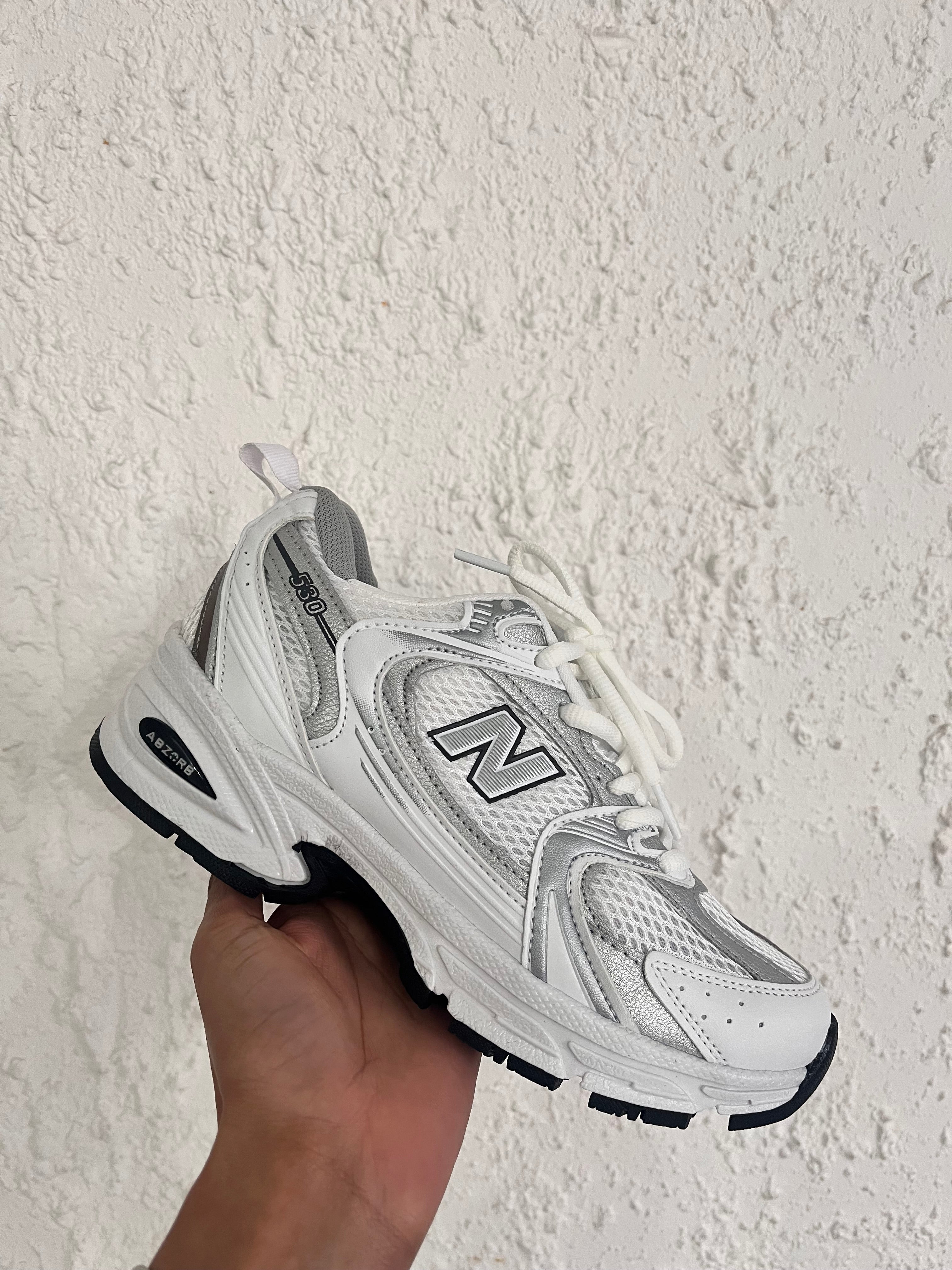New Balance 530 Plata
