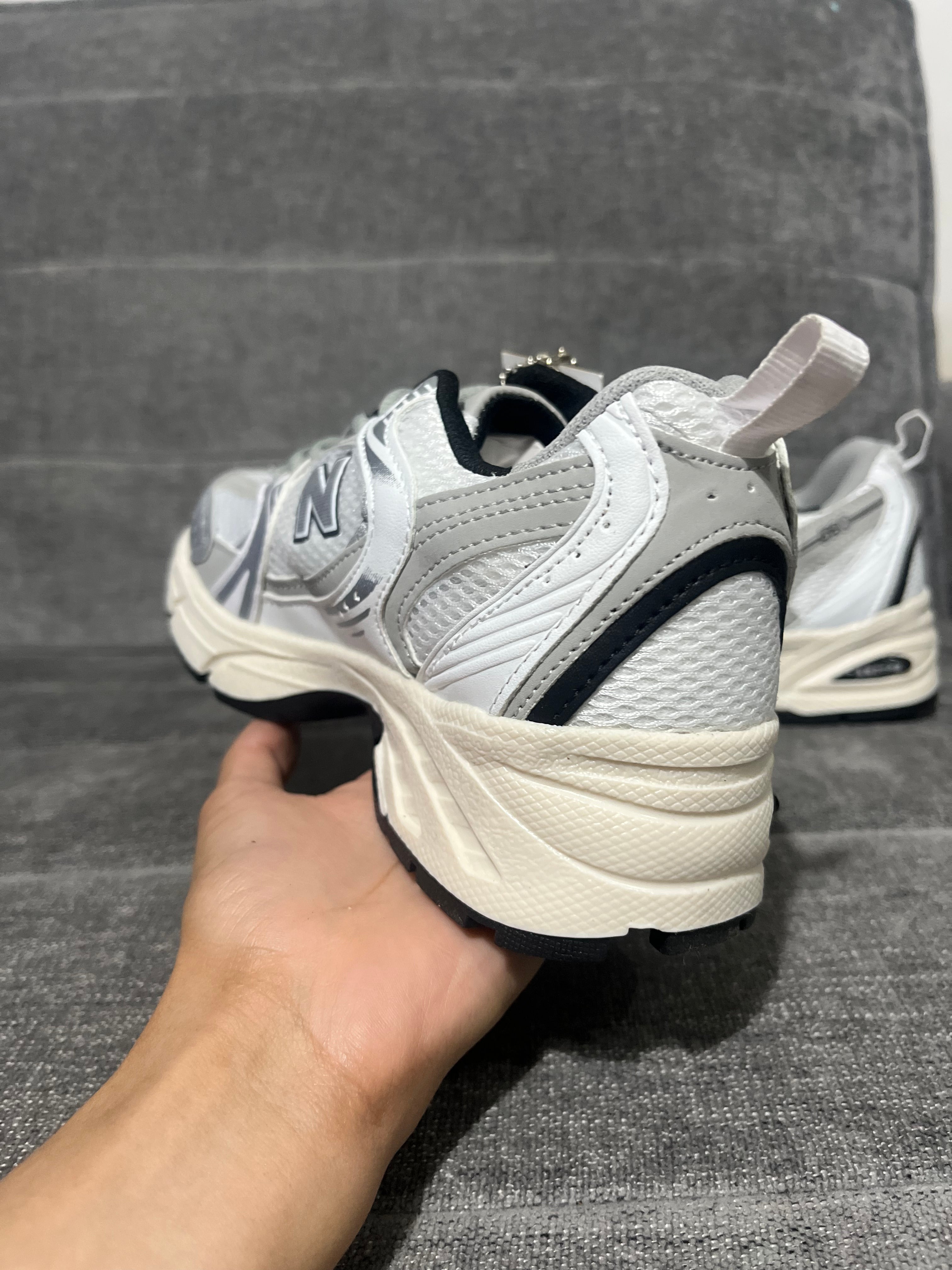 New Balance 530 Plata