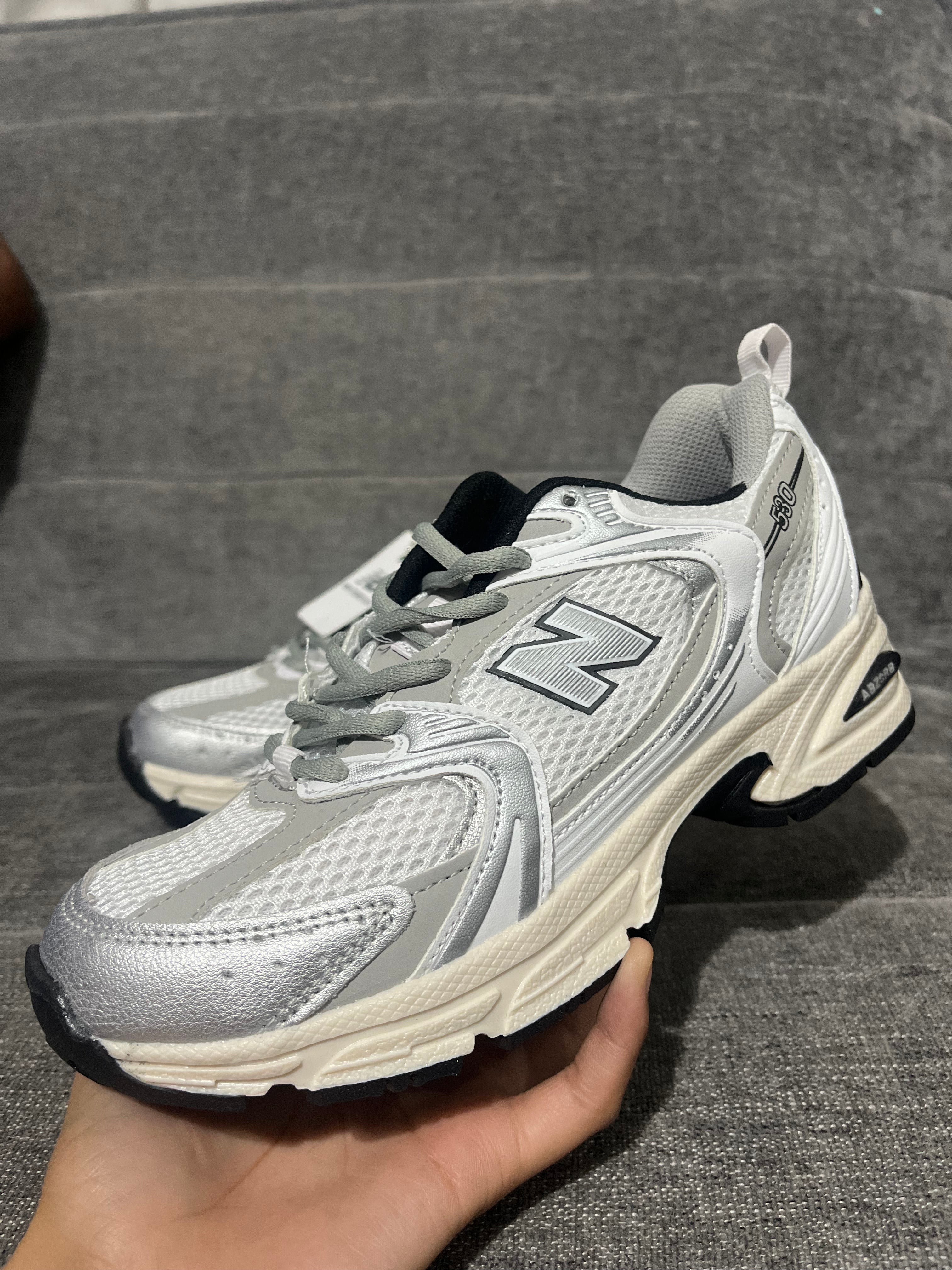 New Balance 530 Plata